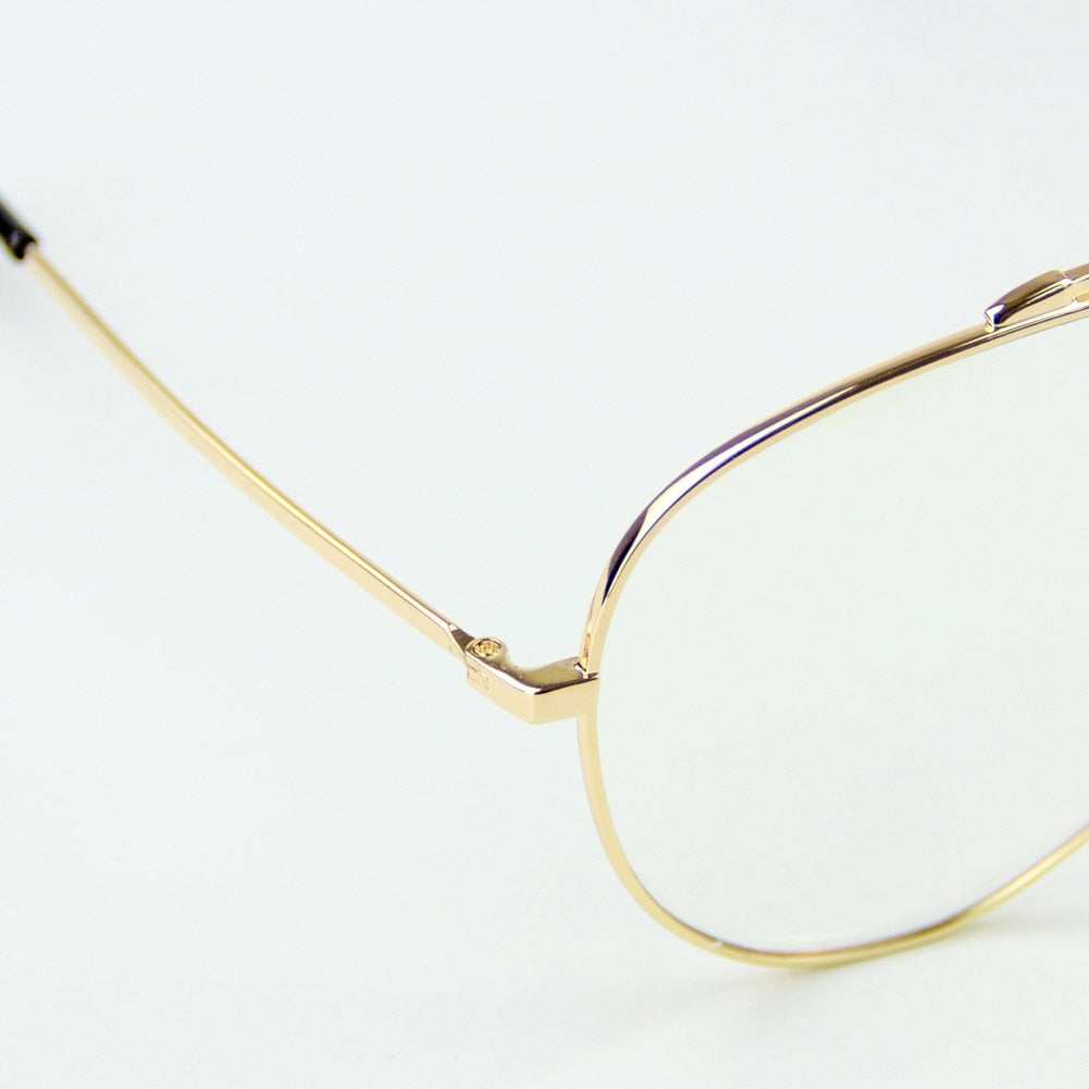 Certified Blue Light Filter glasses are a necessary tool for gamers and in the workplace. The computer glasses protect the eyes from harmful rays and light during long-term use.