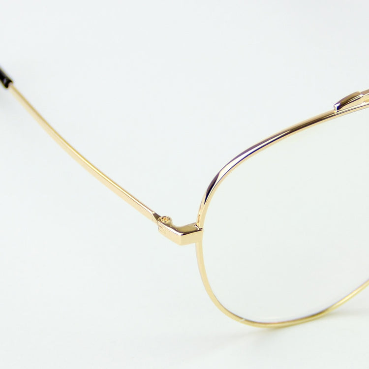 Certified Blue Light Filter glasses are a necessary tool for gamers and in the workplace. The computer glasses protect the eyes from harmful rays and light during long-term use.